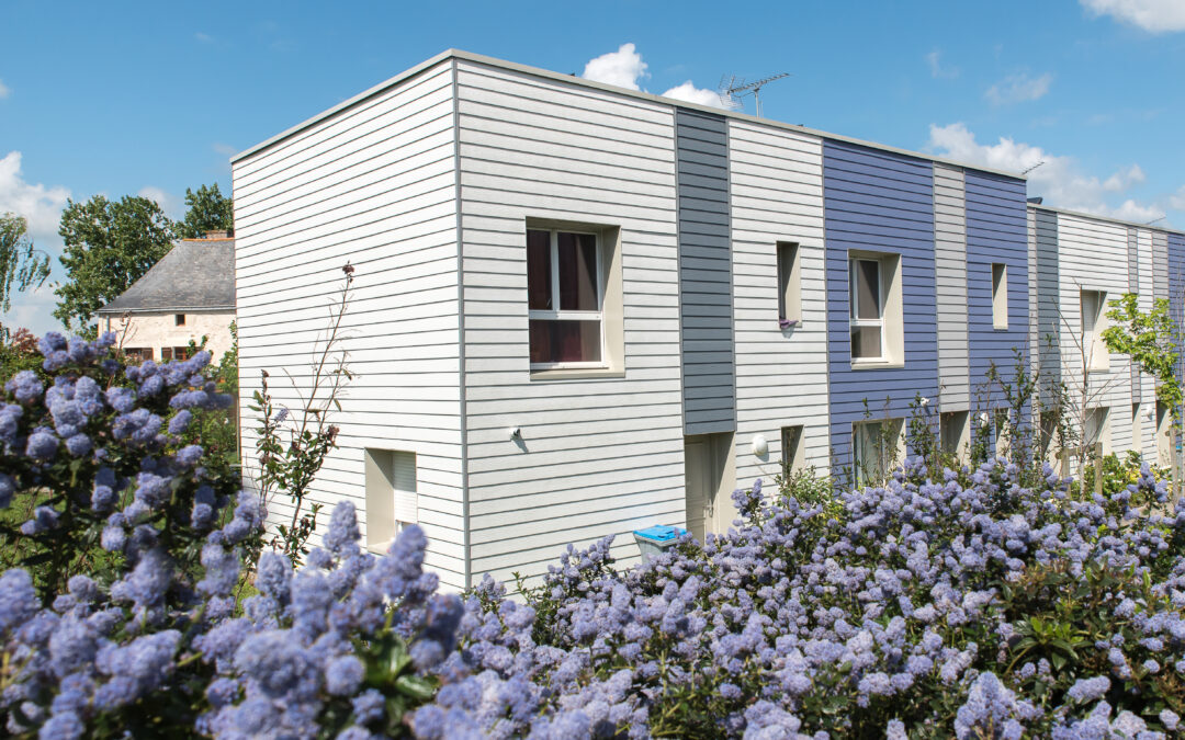 Cedral développe une offre de bardage fibres-ciment pour façades durables